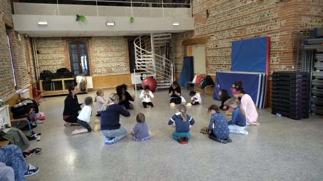 stage danse enfant et parent avec Bintou organisé par MJC Croix-Daurade et&nbsp;kobenawati